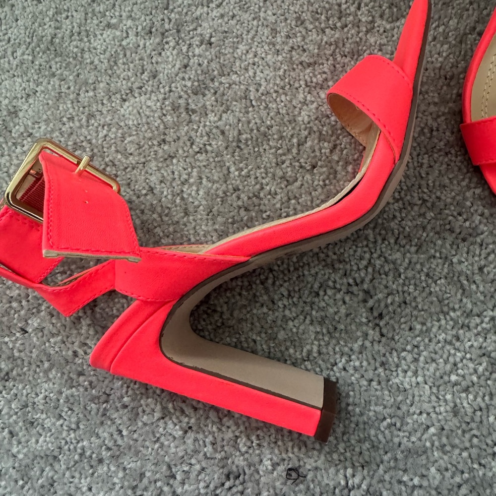 Chase + Chloe Coral Ankle Strap Block Heels – Size 7